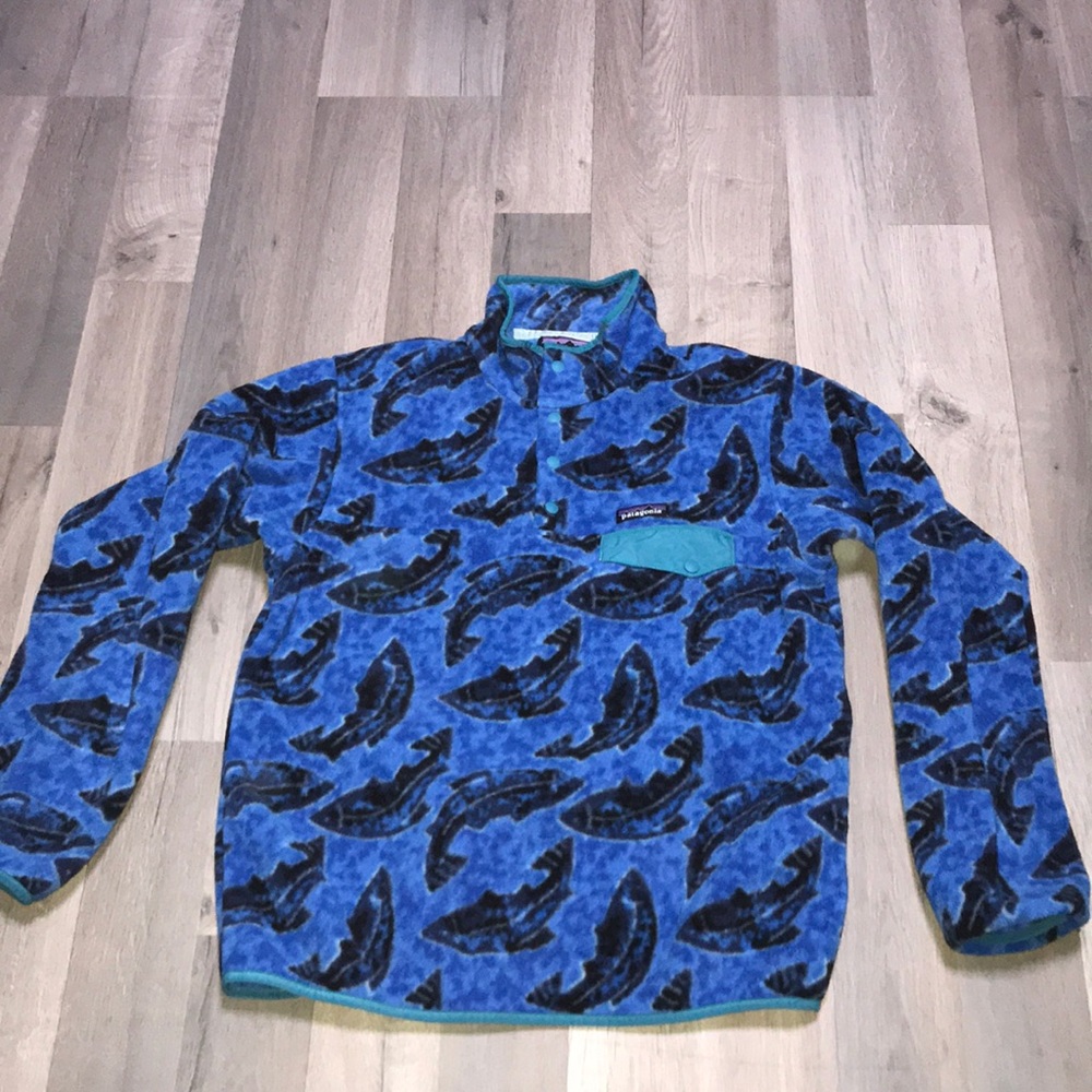 Fish print Patagonia sweater